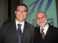 Dr. Germán Goldszmidt (izq.) y Félix Gallo, ambos de IBM (foto: Caracas Digital)
