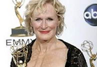 Glenn Close con su Emmy 2008