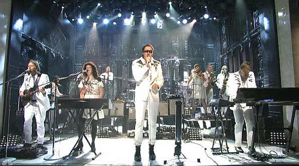 Arcade Fire tocando en SNL