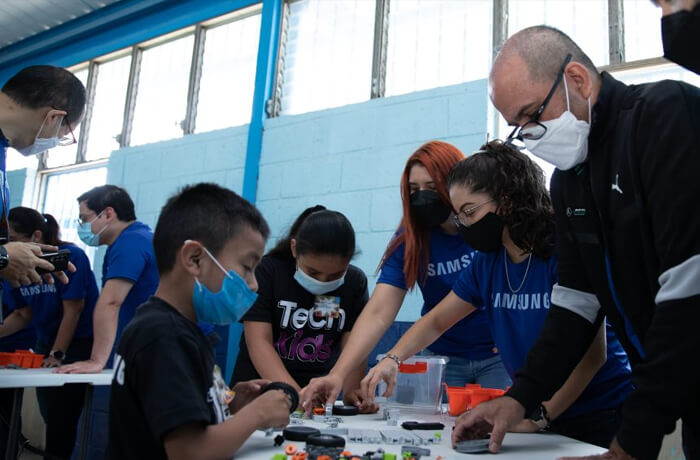 Voluntariado Corporativo: Samsung promueve la incorporación de la tecnología en la educación