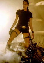 Angelina Jolie haciendo el papel de Lara Croft en la película Tomb Raider