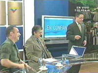 César Saavedra (izq) y Jorge Berrizbeitia (sentados), en los estudios de VTV