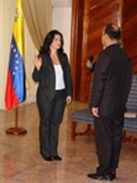 Elda Rodriguez juramentada por el Ministro Jesse Cahcon