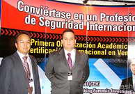 Ernesto Rivero de EC Council y Daniel López de Corporación ATT (Foto: P.Dolande, sinflash.com)