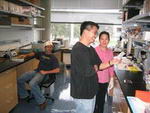 Howard Y. Chang, et al en su laboratorio